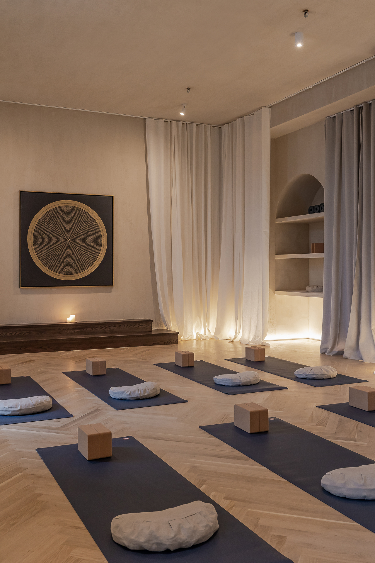 057 auroyoga 1920px